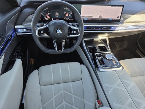 Certified 2025 BMW 740i w/ Premium Package image 13