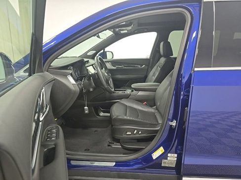 Used 2024 Cadillac XT6 Premium Luxury FWD image 8