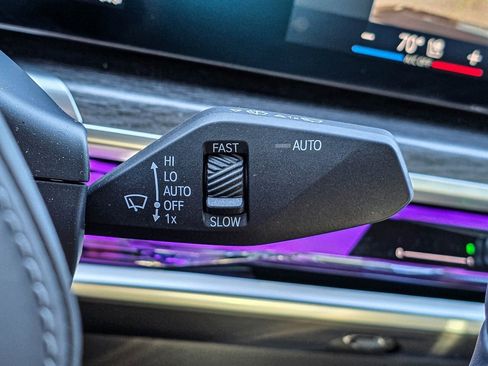 Used 2025 BMW 740i xDrive image 25