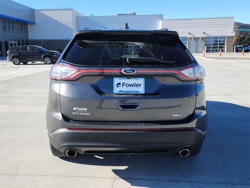 Used 2017 Ford Edge SE image 7