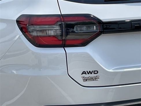 New 2025 Honda Pilot Touring image 6