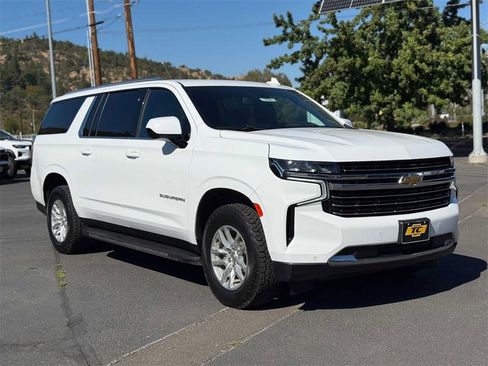 Certified 2023 Chevrolet Suburban LT image 3