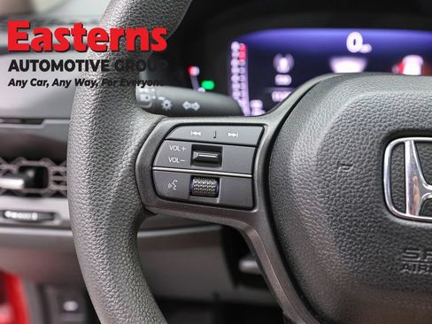 Used 2025 Honda Accord SE image 15
