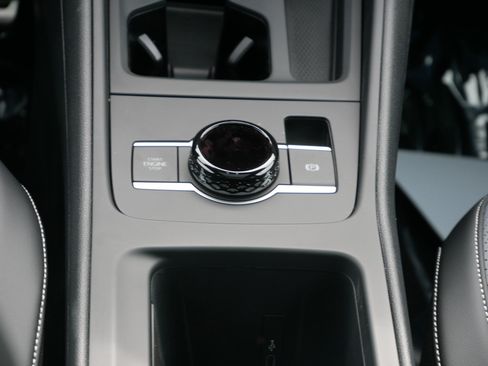 New 2025 Volkswagen Tiguan SE R-Line image 19