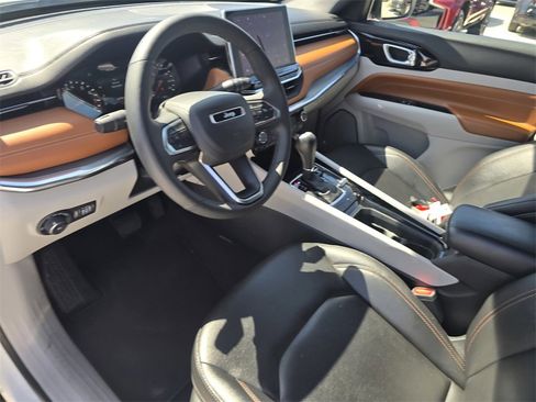 Used 2024 Jeep Compass Limited image 20