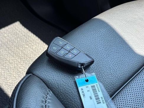 Used 2023 GMC Yukon Denali AWD/4WD image 36