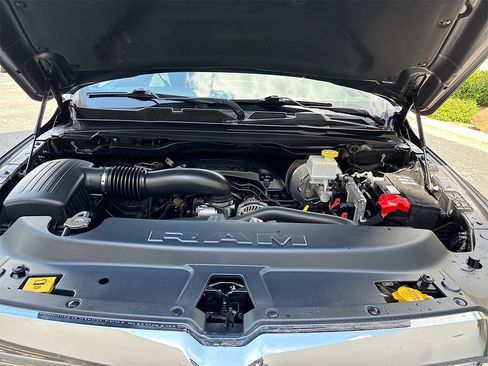 Used 2021 RAM 1500 Big Horn image 28