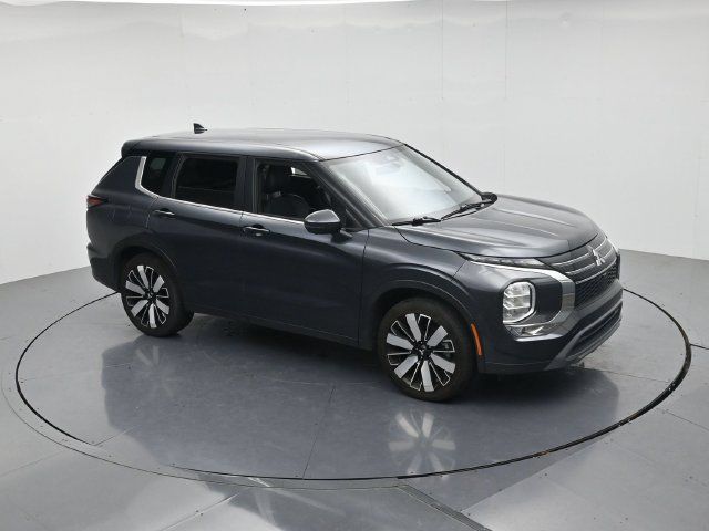 Used 2025 Mitsubishi Outlander SE FWD image 44
