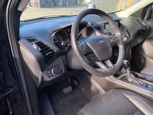 Used 2017 Ford Escape Titanium w/ Equipment Group 301A AWD/4WD image 2