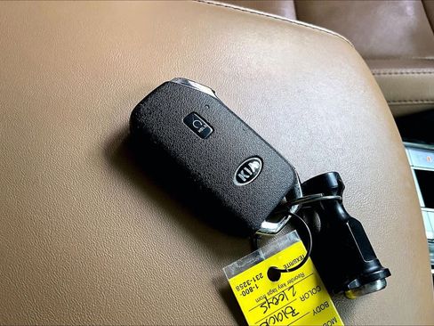 Used 2021 Kia Telluride SX w/ Towing Package FWD image 14