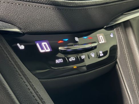 Used 2020 Cadillac XT5 Premium Luxury AWD/4WD image 31