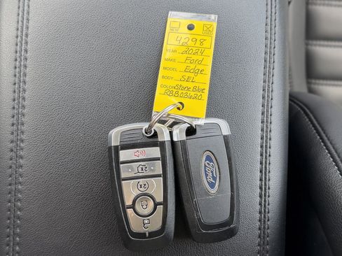 Used 2024 Ford Edge SEL w/ Convenience Package AWD/4WD image 46