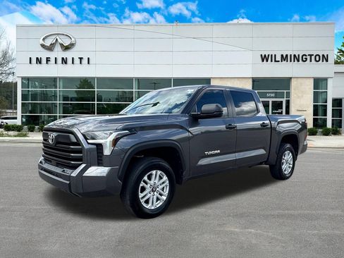 Used 2025 Toyota Tundra SR5 AWD/4WD image 1