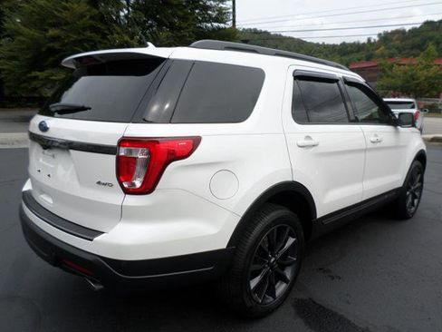 Used 2019 Ford Explorer XLT w/ Equipment Group 202A image 6