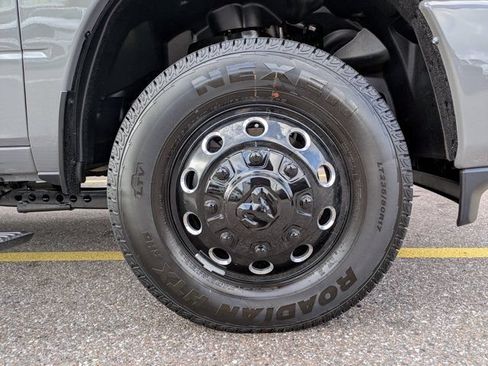 New 2026 RAM 3500 Laramie AWD/4WD image 10