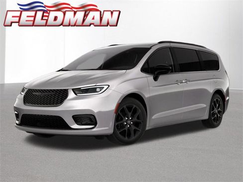 New 2026 Chrysler Pacifica Select w/ S Appearance Package image 1