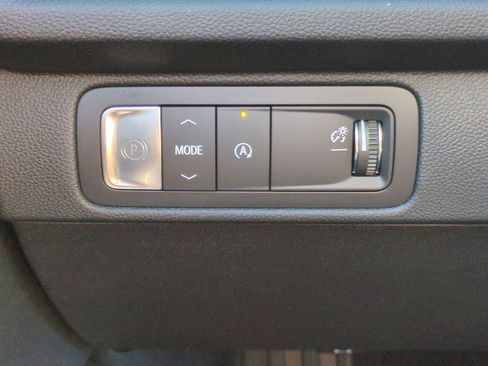 New 2026 Chevrolet Traverse LT FWD image 18