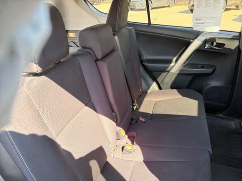 Used 2017 Toyota RAV4 XLE w/ Carpet Mat Package AWD/4WD image 18