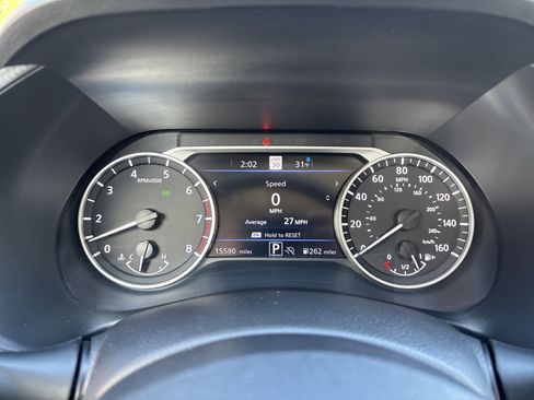 Used 2025 Nissan Sentra SR w/ SR Premium Package image 23