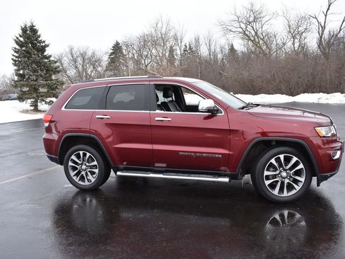 Used 2018 Jeep Grand Cherokee Limited w/ Mopar Chrome Edition Group image 4