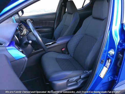 Used 2020 Toyota C-HR XLE image 17