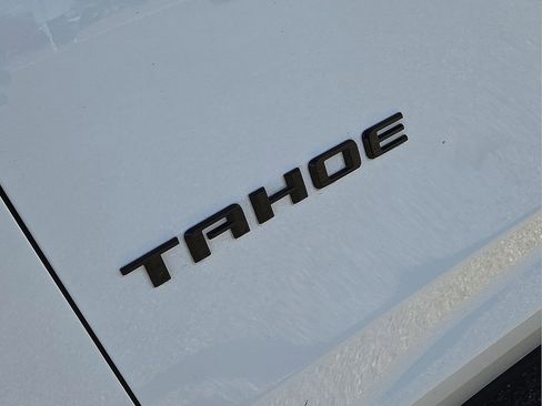 Used 2022 Chevrolet Tahoe Z71 image 12