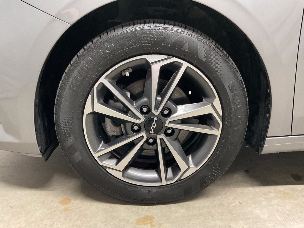 Used 2023 Kia Forte LXS w/ LXS Technology Package FWD image 20