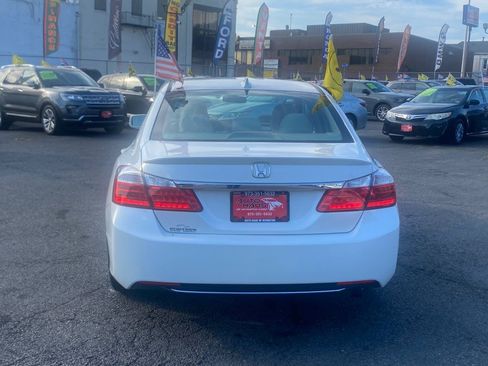 Used 2015 Honda Accord Hybrid Sedan image 8