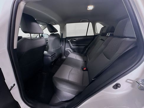 Used 2025 Toyota RAV4 XLE image 27