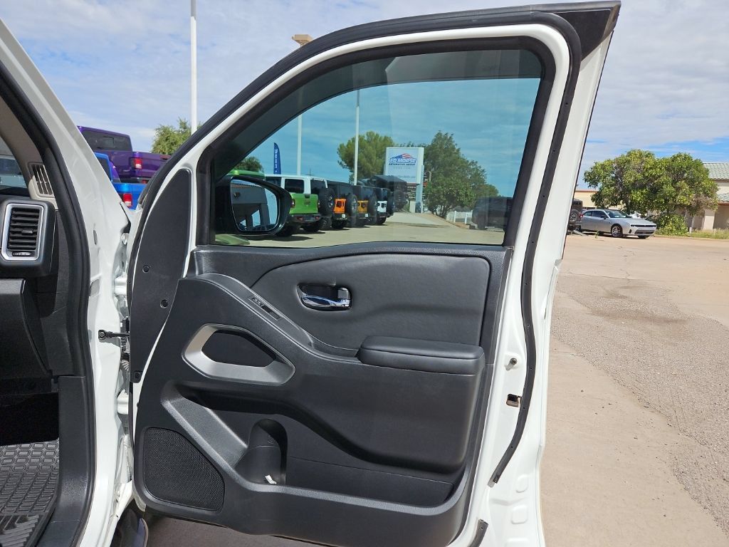 Used 2024 Nissan Frontier SV w/ SV Convenience Package RWD image 20