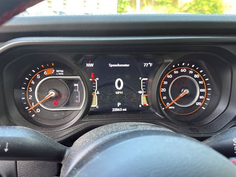 Used 2024 Jeep Wrangler Unlimited Rubicon w/ Convenience Group AWD/4WD image 21