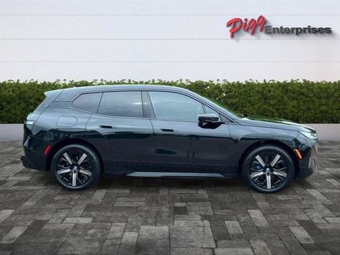 Used 2025 BMW iX xDrive50 AWD/4WD image 7