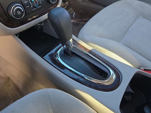 Used 2015 Chevrolet Impala LT w/ LT Sunroof Package image 16