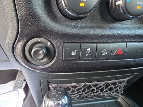 Used 2018 Jeep Wrangler Unlimited Sport w/ Power Convenience Group AWD/4WD image 17