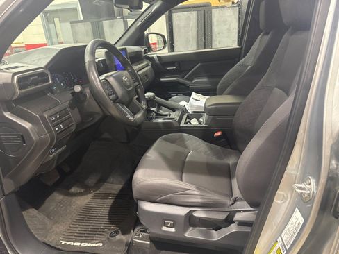 Used 2025 Toyota Tacoma SR image 39