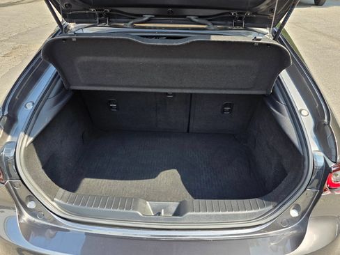 Used 2019 MAZDA MAZDA3 Hatchback w/ Premium Package FWD image 27