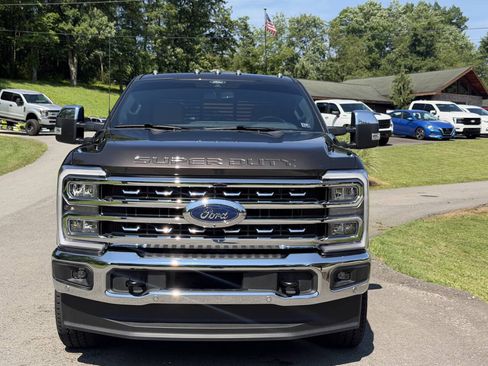 Used 2025 Ford F350 Lariat w/ Lariat Ultimate Package AWD/4WD image 3