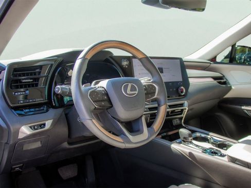 Used 2025 Lexus RX 350 FWD w/ Convenience Package image 8