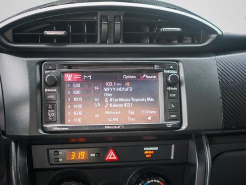 Used 2013 Scion FR-S 6MT image 11