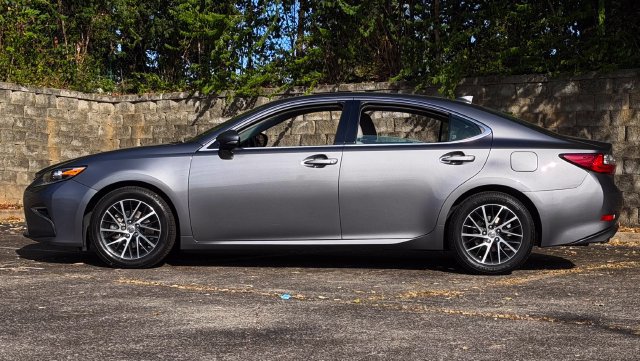 Used 2017 Lexus ES 350 w/ Luxury Package FWD image 11