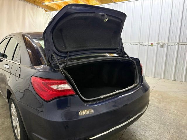 Used 2014 Chrysler 200 Limited FWD image 9