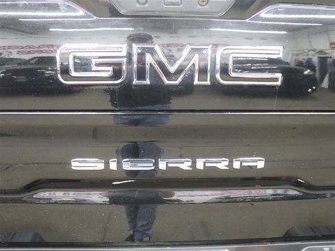 Used 2021 GMC Sierra 1500 AT4 w/ AT4 Value Package AWD/4WD image 9