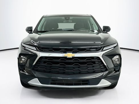 Used 2025 Chevrolet Blazer LT AWD/4WD image 2