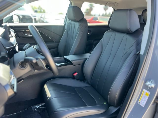 Used 2025 Acura ADX FWD image 13