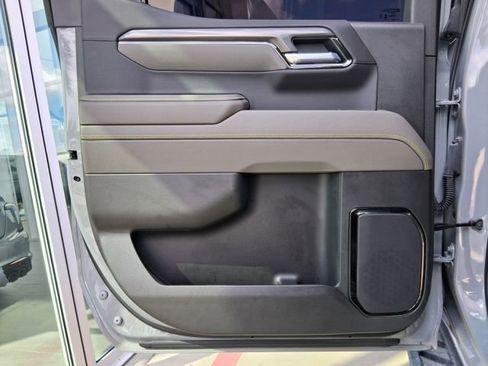 Used 2025 Chevrolet Silverado 1500 ZR2 w/ Technology Package image 16