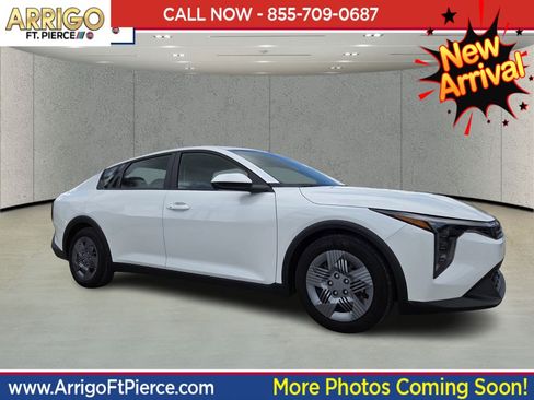 Used 2025 Kia K4 LX image 1