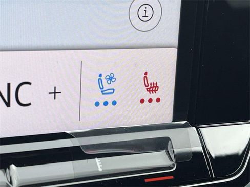 New 2026 Volkswagen Atlas Cross Sport SE image 23