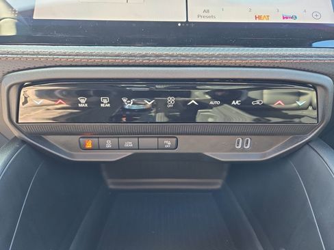 New 2026 Jeep Cherokee Limited image 25