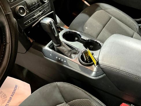 Used 2017 Ford Explorer XLT image 13