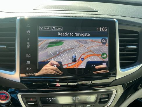 Used 2017 Honda Pilot Touring image 19